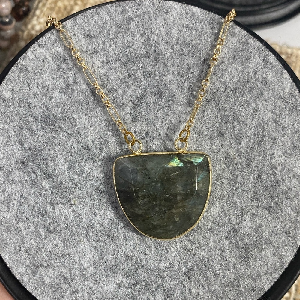 Labradorite - Picture 3 of 3